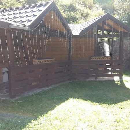 Casa Fulg De Nea Hotel Moeciu De Sus Exterior photo